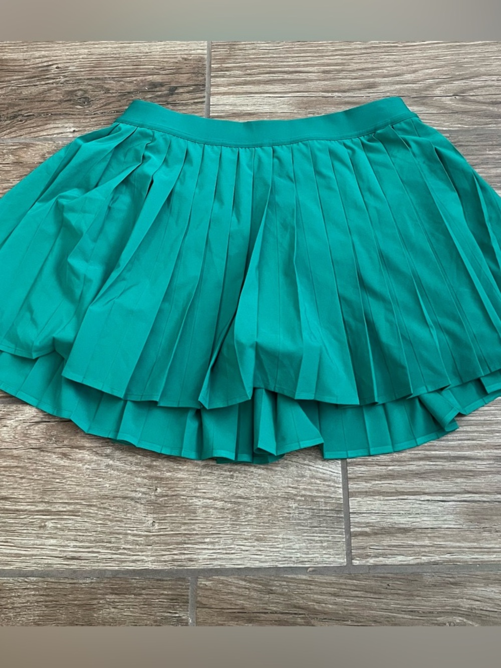 Lululemon Pleated Mini tennis Skirt in Green